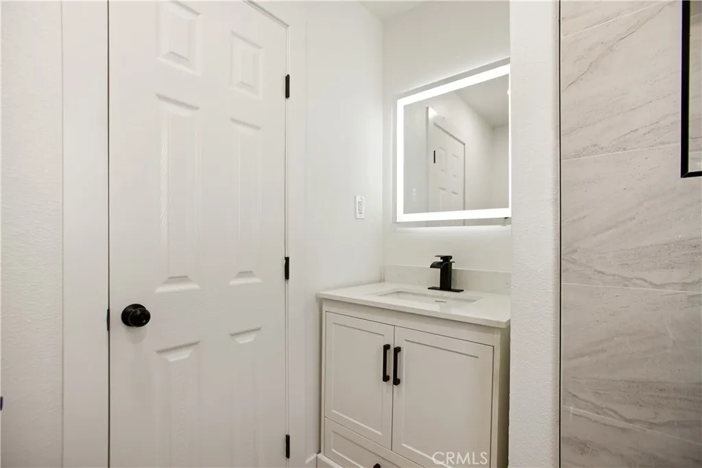 Additional image 41 of 1547 W 60th Place, Los Angeles, CA 90047