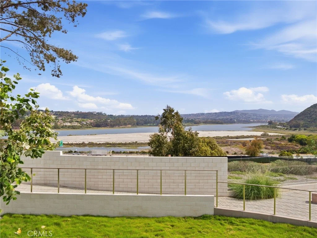 2091 E Pearl Street, Encinitas, CA 92024