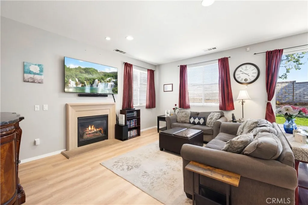 Additional image 5 of 20019 Christopher Ln, Saugus, CA 91350