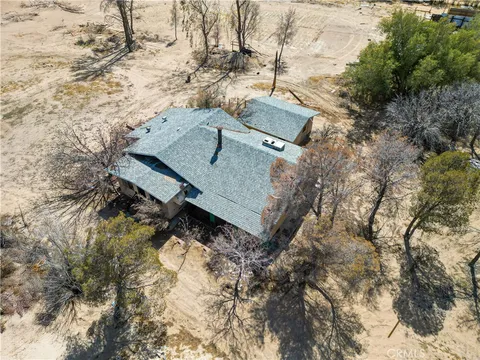 45200 Camelot Drive, Yermo, CA MLS: WS25058418
