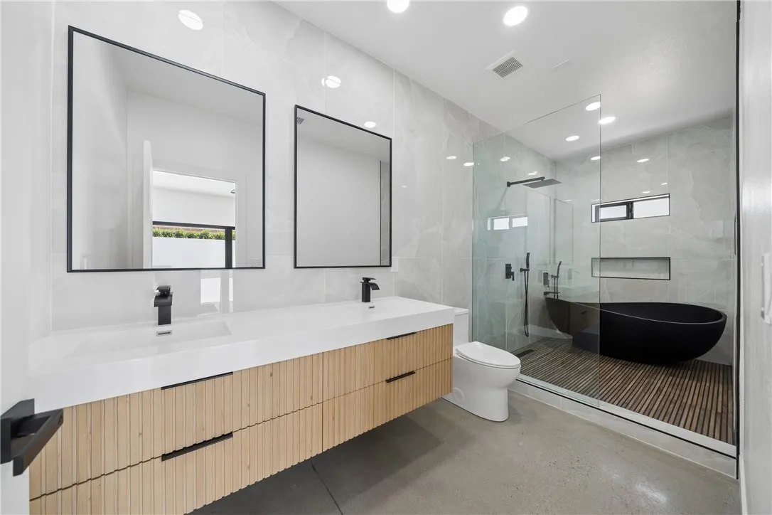 Additional image 111 of 54217 Eisenhower Dr, La Quinta, CA 92253