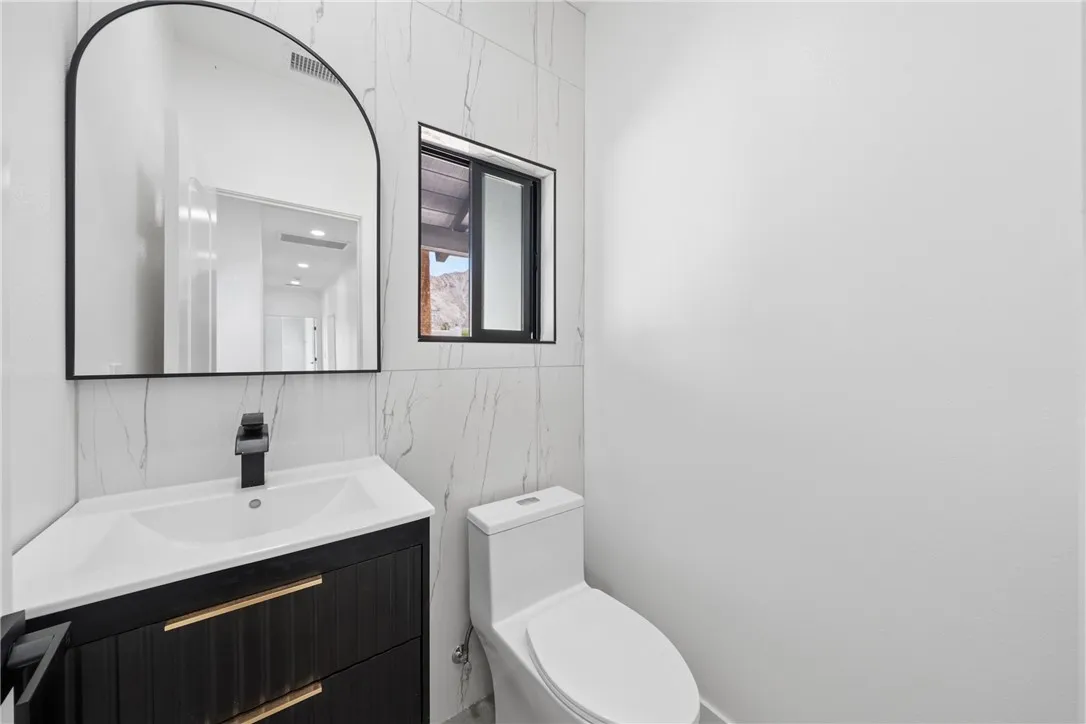 Additional image 101 of 54217 Eisenhower Dr, La Quinta, CA 92253