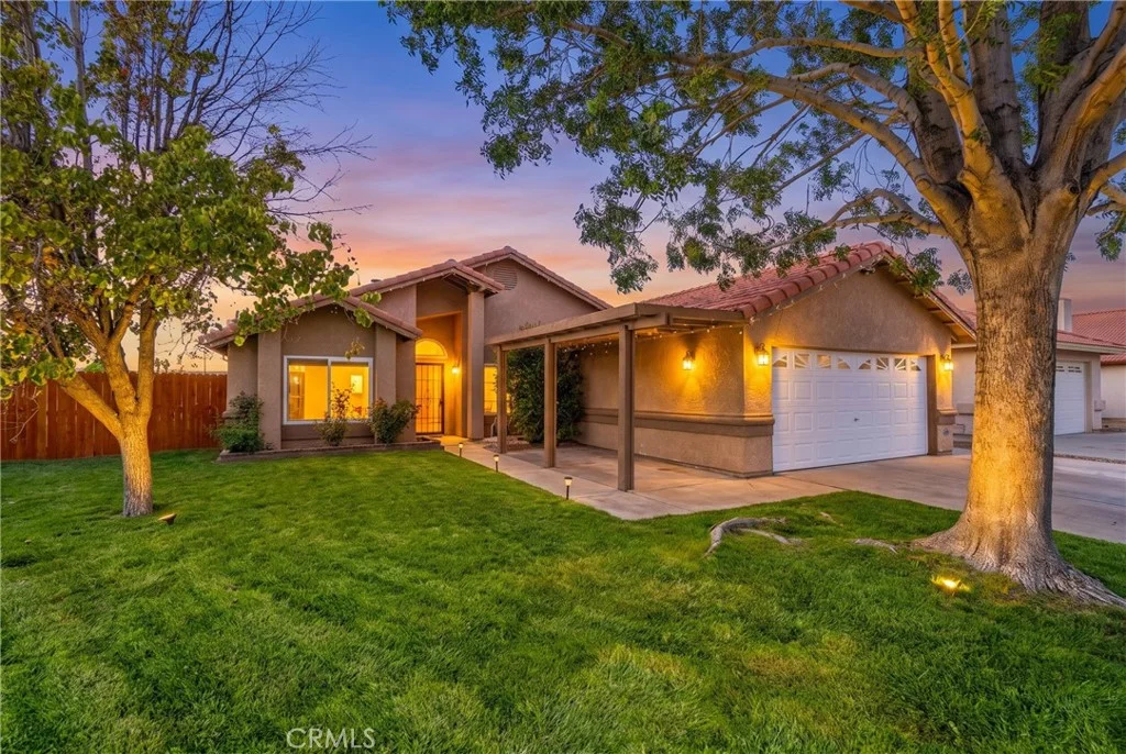 3301 Toby St, Rosamond, CA 93560 photo 2