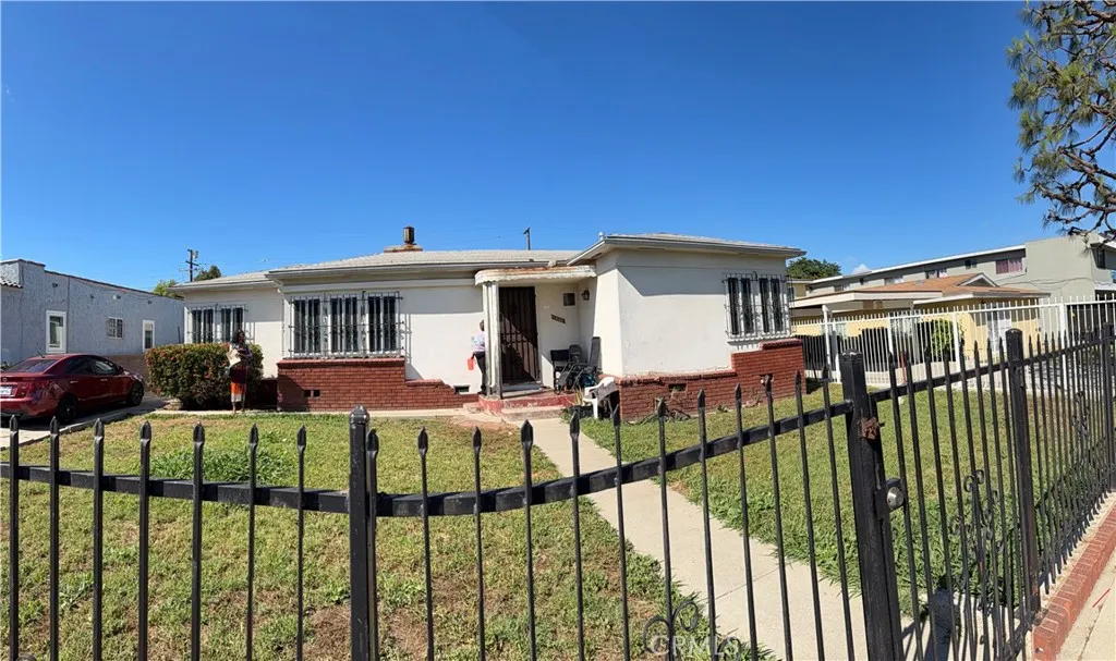 Additional image 4 of 1445 104 st, Los Angeles, CA 90047