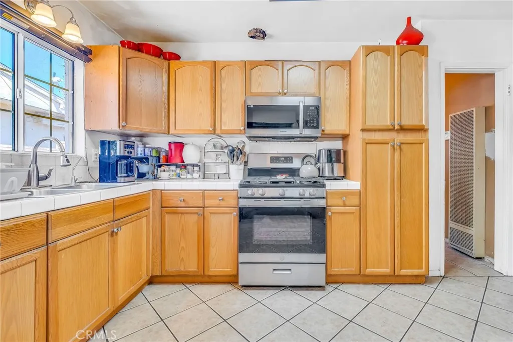 Additional image 16 of 575 E Fernleaf Ave, Pomona, CA 91766