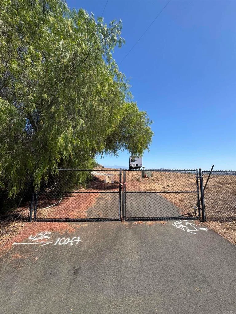 2437 Gracey Lane, Fallbrook, CA 92028