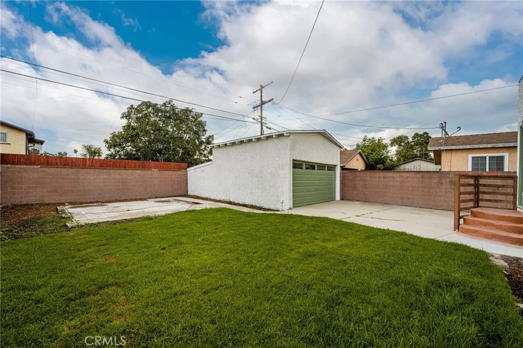 1125 W 99th St, Los Angeles, CA 90044