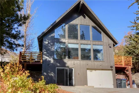 1074 Yellowstone Drive, Wrightwood, CA MLS: CV25030459
