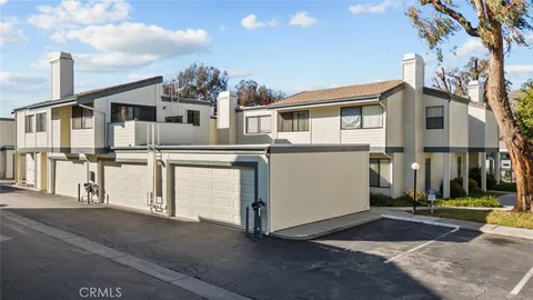 10512 Sunland Boulevard Unit 2, Sunland, CA MLS: GD25060510