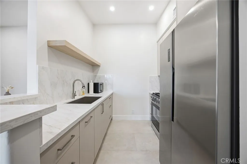 Additional image 5 of 15455 Sherman Way Unit 27, Van Nuys, CA 91406