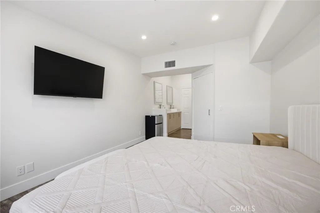 Additional image 46 of 15455 Sherman Way Unit 27, Van Nuys, CA 91406