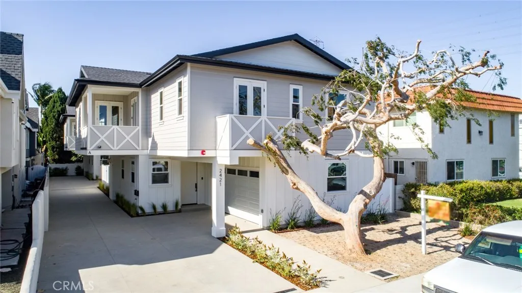 2421 Voorhees Avenue Unit A, Redondo Beach, CA 90278