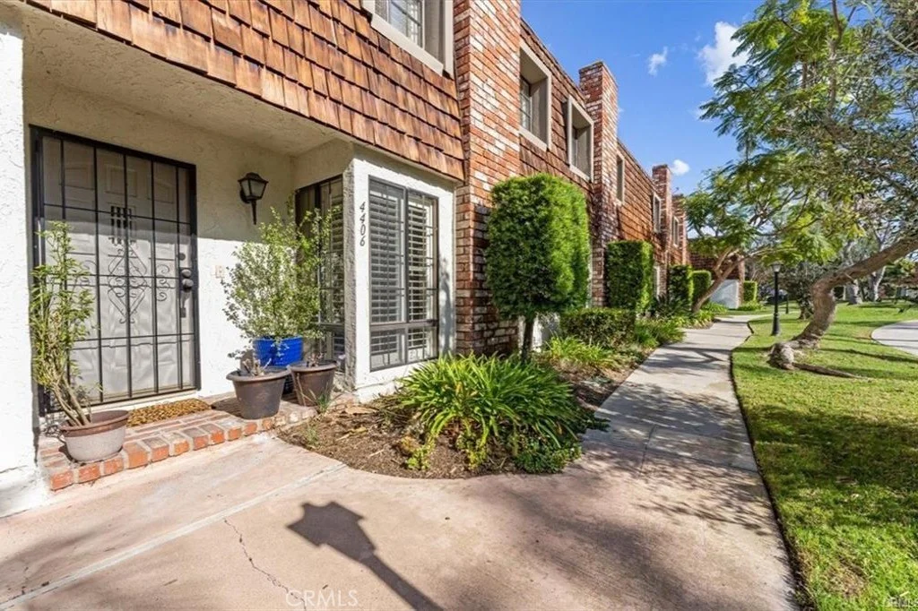 4406 Sea Harbour Drive, Huntington Beach, CA 92649