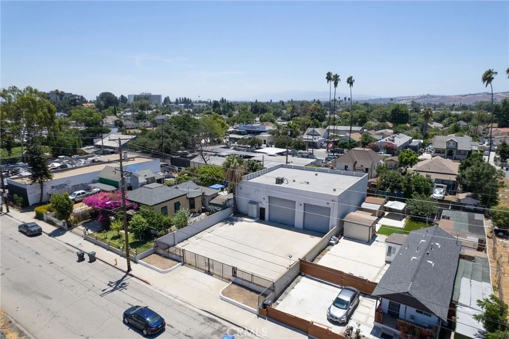 960 W 1st St, Pomona, CA 91766