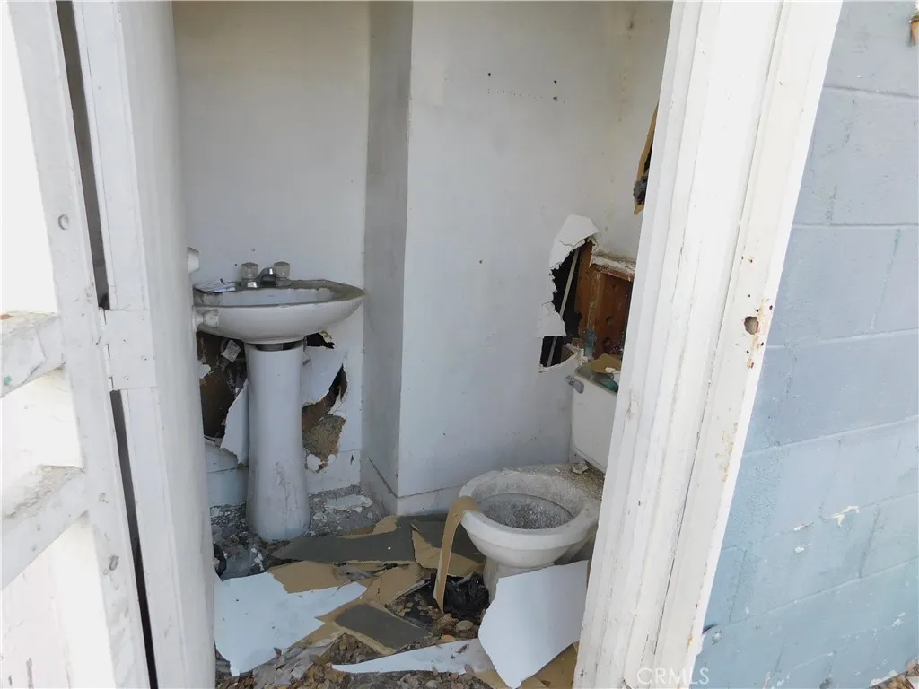 Additional image 36 of 1640 E 3rd Street, Highland, CA 92410