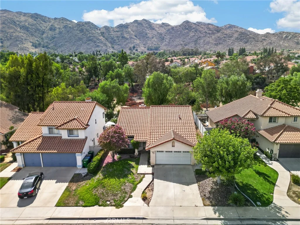 10217 Sycamore Canyon Rd, Moreno Valley, CA 92557