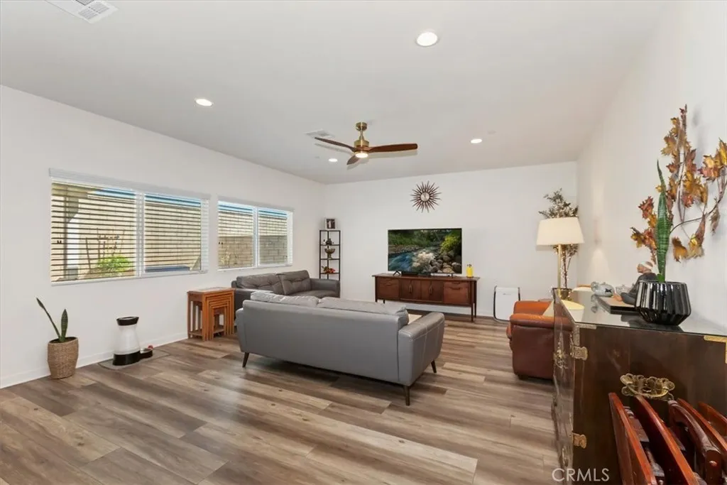 Additional image 51 of 15816 Parry Peak Dr, Fontana, CA 92336