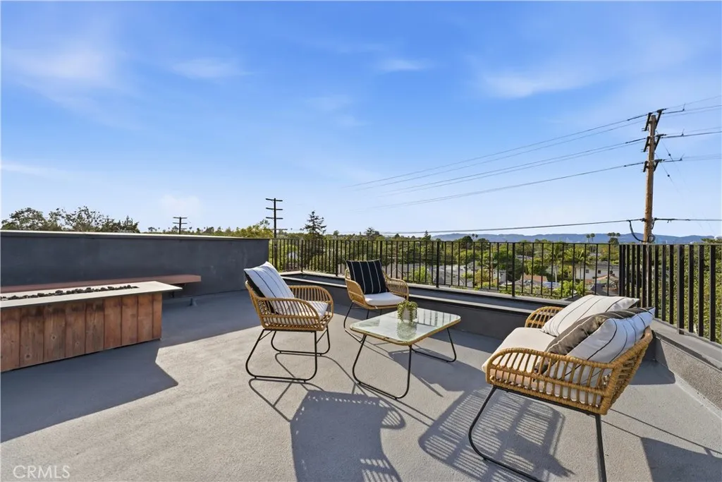 3601 Mclaughlin Avenue, Los Angeles, CA 90066