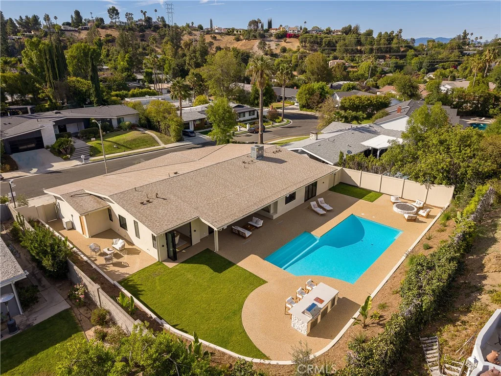 18840 La Amistad Pl, Tarzana, CA 91356