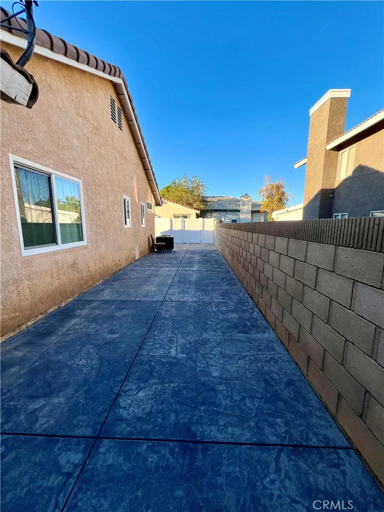 1133 E Geraldine Avenue Unit B, Lancaster, CA 93535