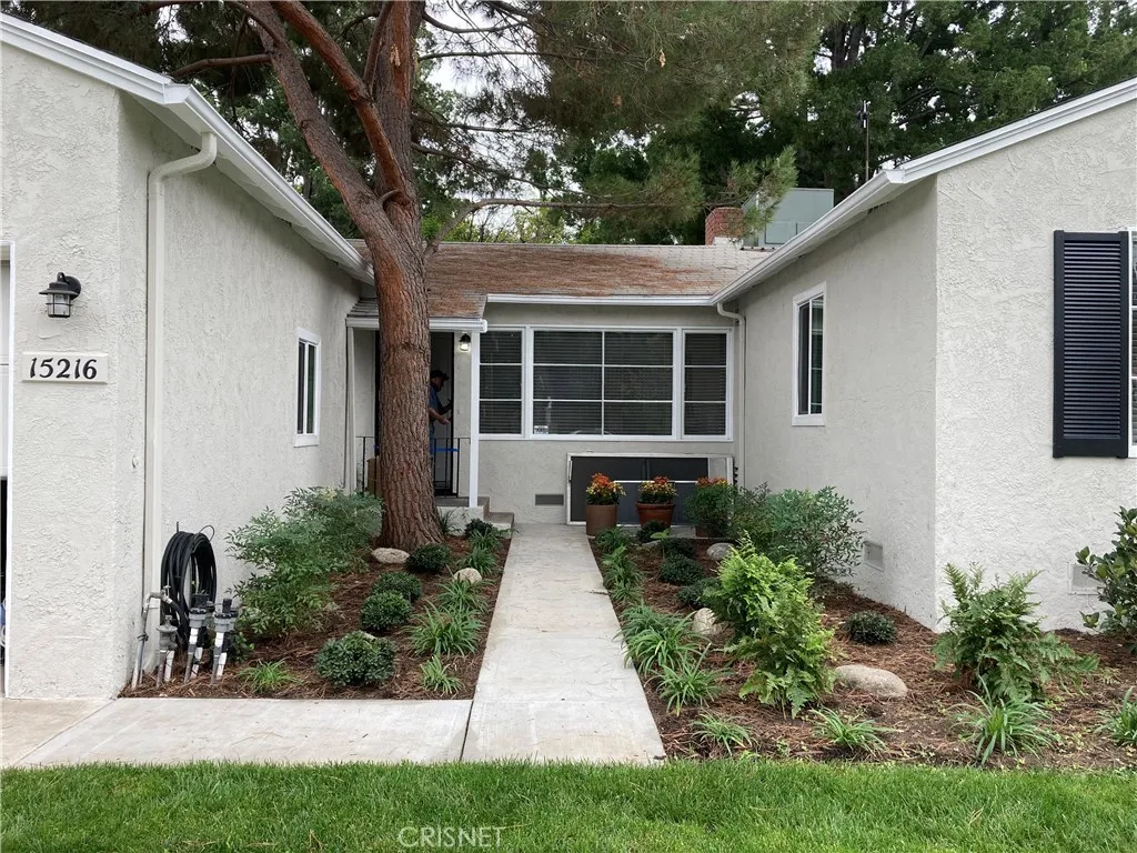 15216 Otsego Street, Sherman Oaks, CA 91403