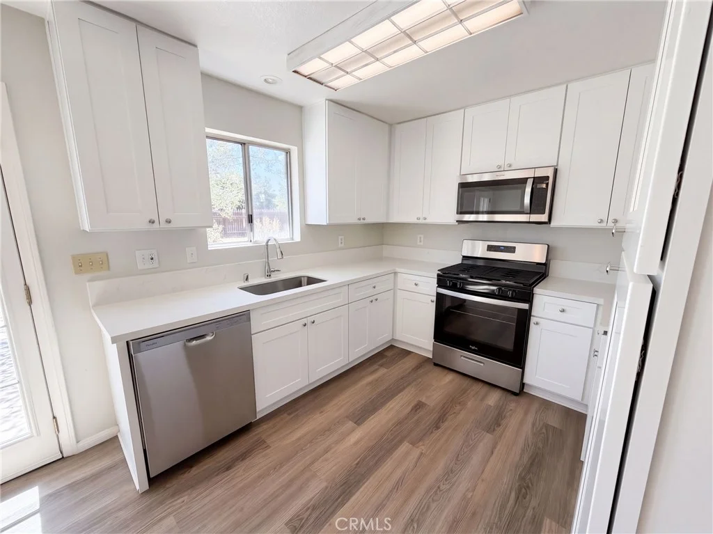 20861 Lone Eagle Rd, Apple Valley, CA 92308 photo 3