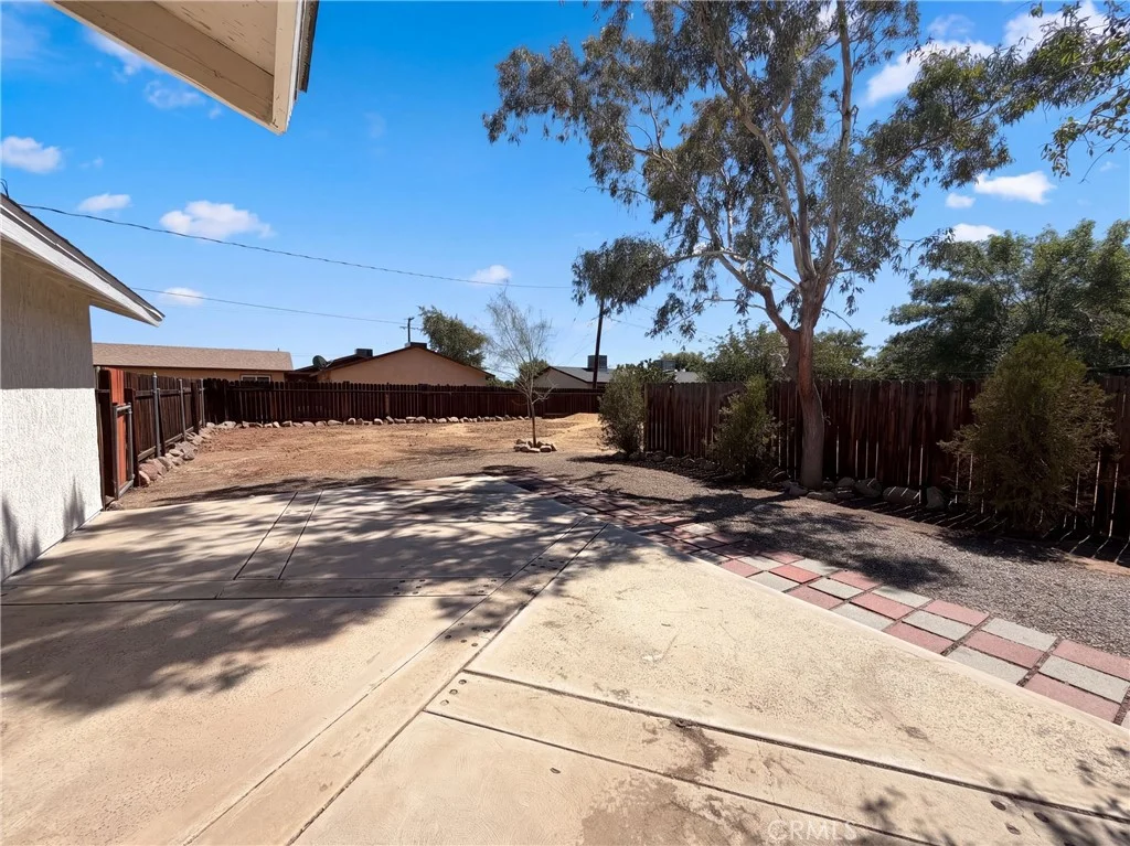 20861 Lone Eagle Rd, Apple Valley, CA 92308