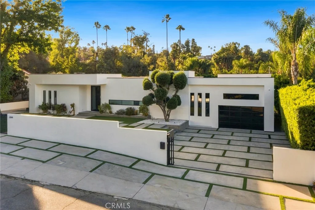 20141 Wells Drive, Woodland Hills, CA 91364
