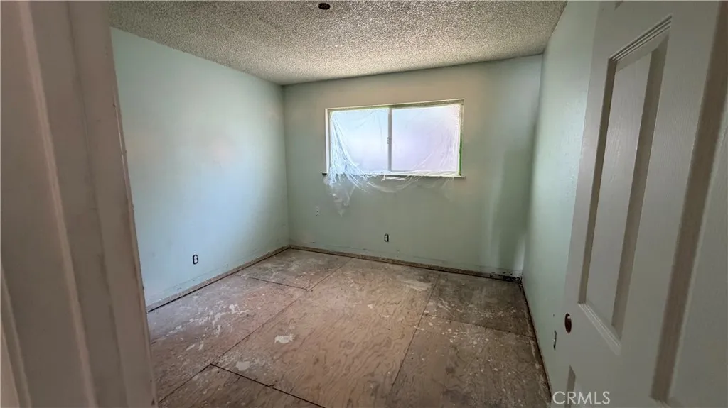 1300 Kensington Dr, Merced, CA 95340