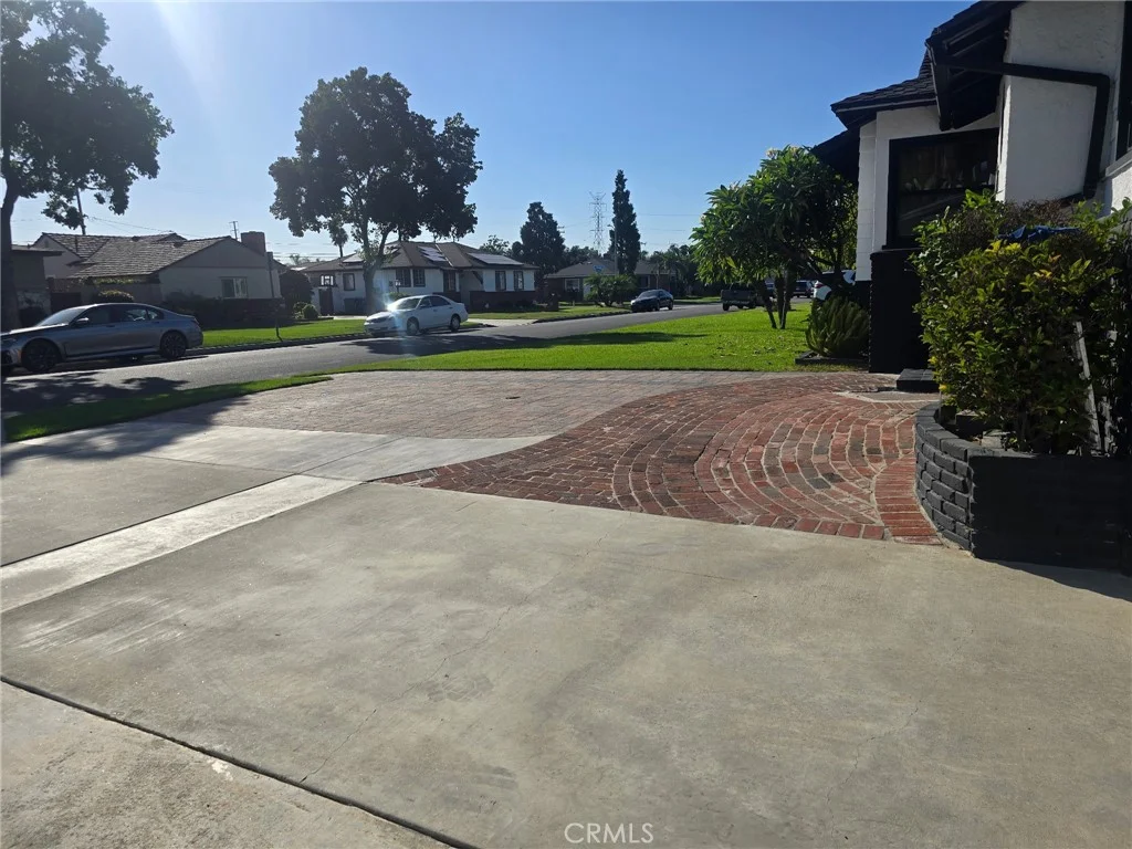 7415 Dinsdale St, Downey, CA 90240