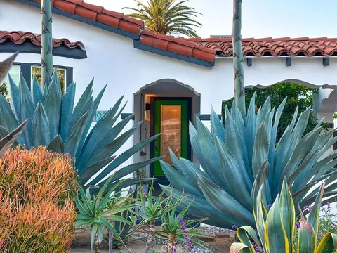 1927 W 84th Place, Los Angeles, CA MLS: SR25101025