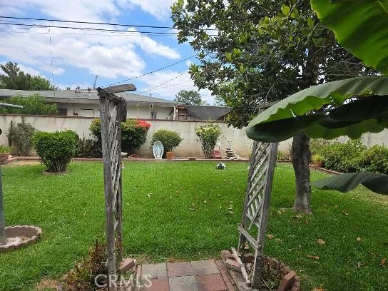 1325 Perris St, San Bernardino, CA 92411