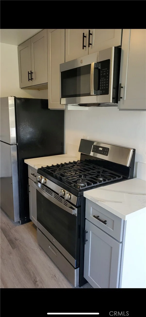 700 W La Veta Ave Unit E4, Orange, CA 92868