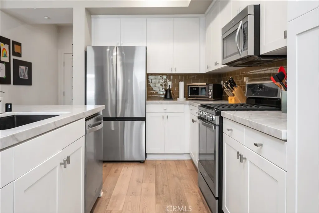 Additional image 45 of 13025 Park Place Unit 301, Hawthorne, CA 90250