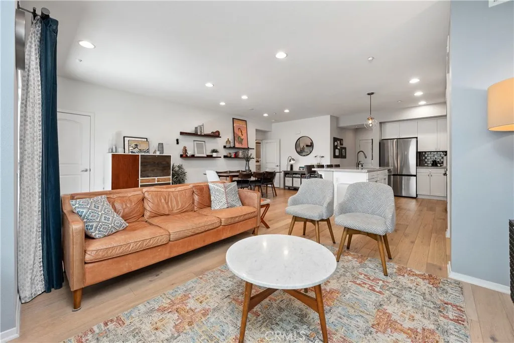 Additional image 8 of 13025 Park Place Unit 301, Hawthorne, CA 90250