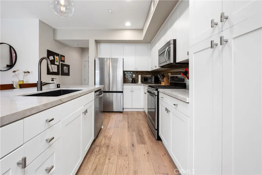 Additional image 44 of 13025 Park Place Unit 301, Hawthorne, CA 90250