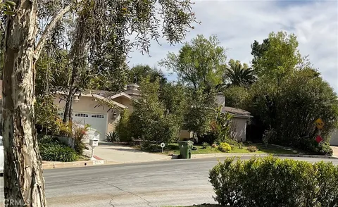 18310 Karen Drive, Tarzana, CA MLS: SR25066572