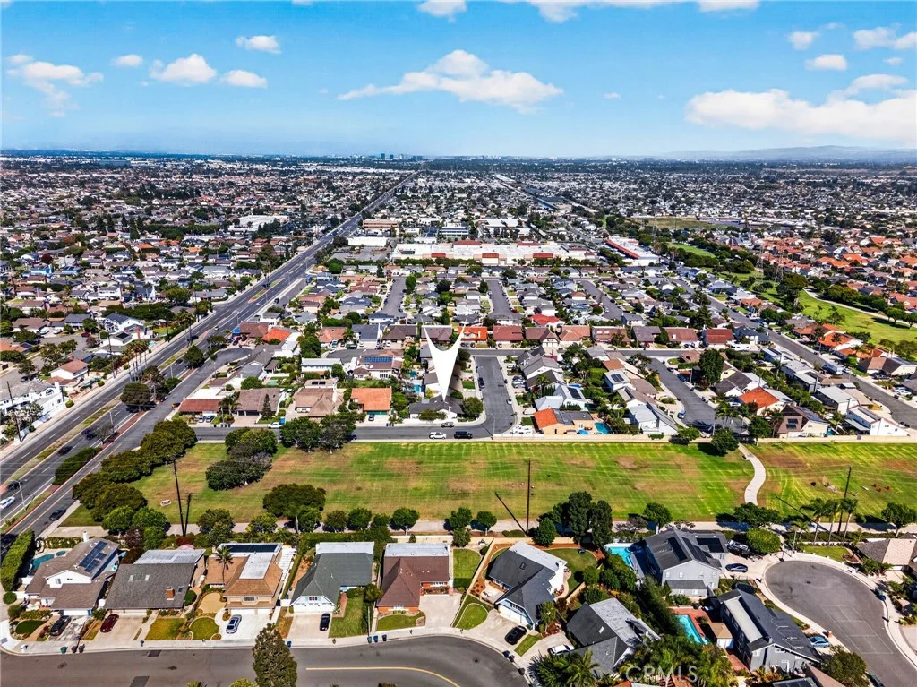 8661 Brookside Drive, Huntington Beach, CA 92646