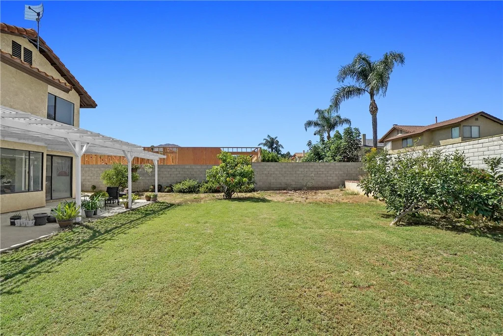 11257 Metcalf Lane, Riverside, CA 92505