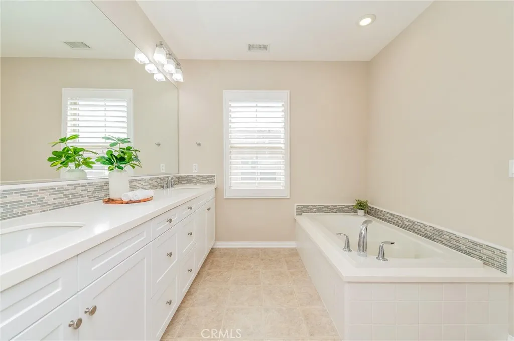 Additional image 20 of 167 Overbrook, Irvine, CA 92620