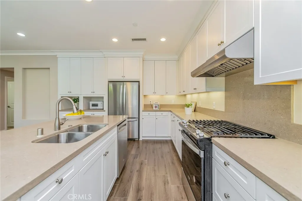 Additional image 10 of 167 Overbrook, Irvine, CA 92620