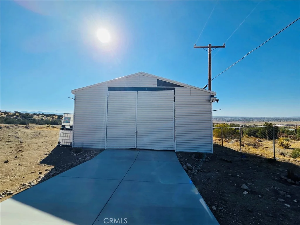 7380 High Hill Rd, Apple Valley, CA 92308