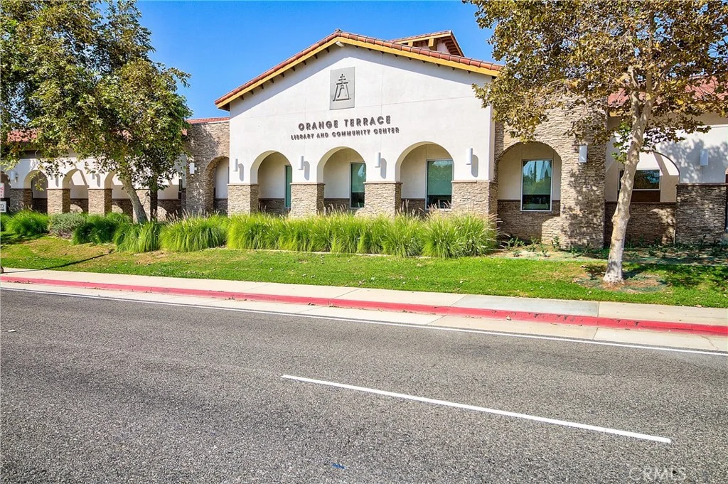 8732 Sandhill Dr, Riverside, CA 92508