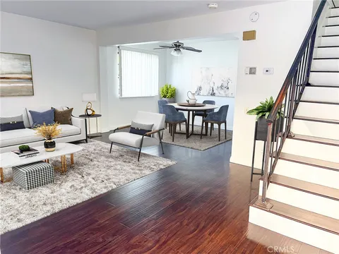 7422 Hazeltine Avenue Unit 7, Van Nuys, CA MLS: SR25035125
