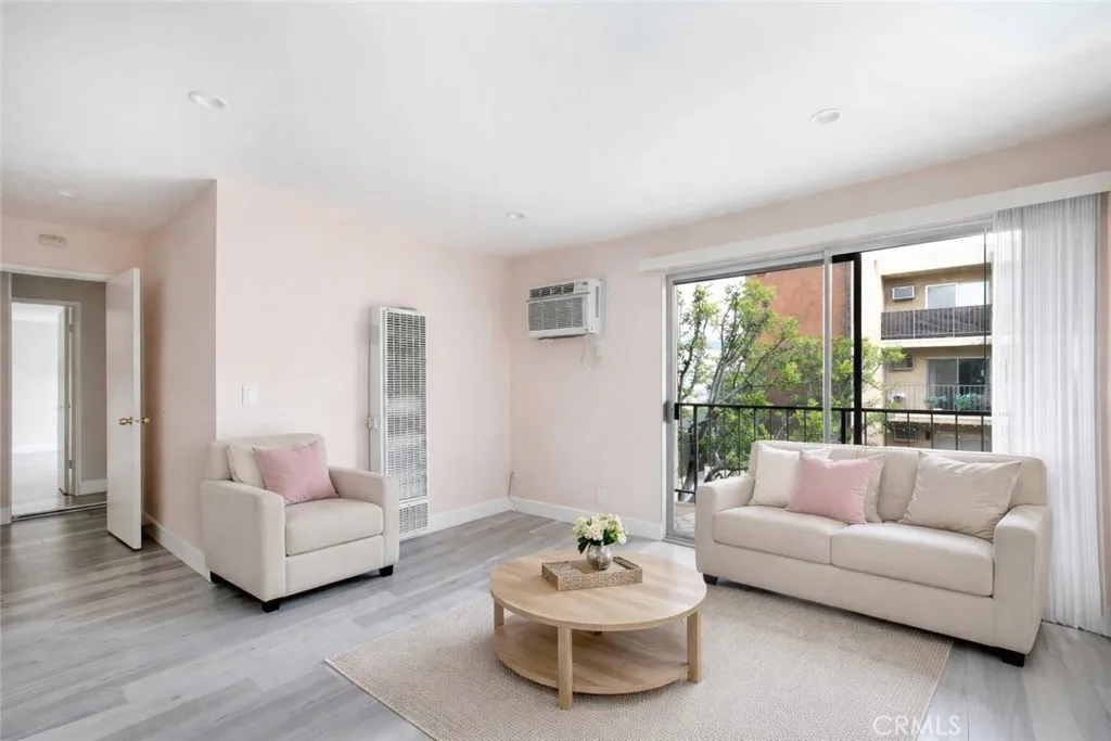 Additional image 3 of 365 Burchett Street Unit 217, Glendale, CA 91203