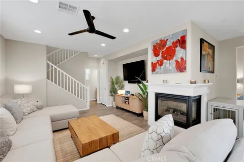 11816 Greenbrier Lane, Grand Terrace, CA MLS: HD24250236