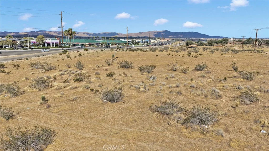 Bear Valley Outerhighway S, Hesperia, CA 92345