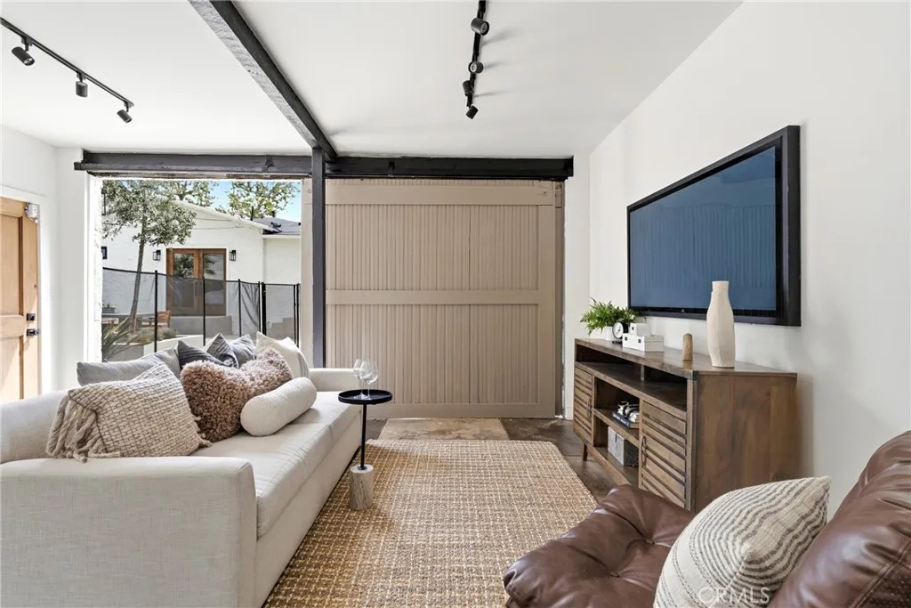 Additional image 68 of 1519 Courtney Avenue, Los Angeles, CA 90046