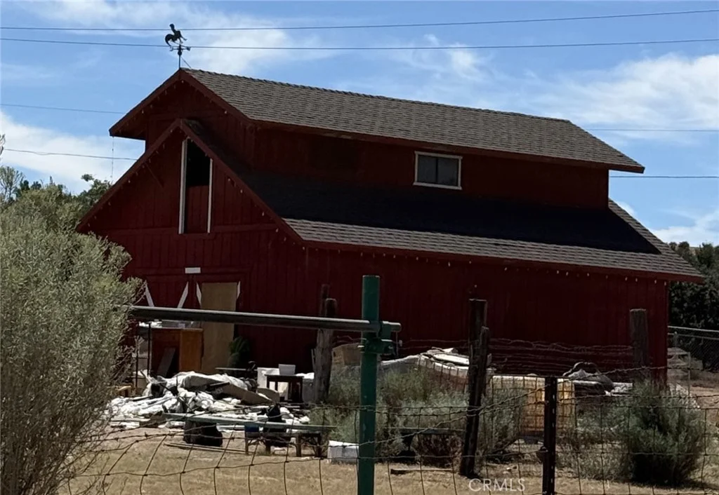 5037 Honeyhill Rd, Hesperia, CA 92344