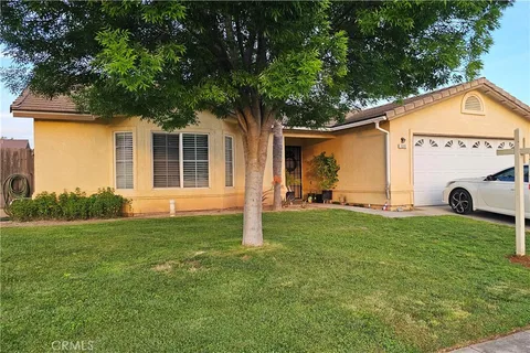 1331 Alicante Way, Madera, CA MLS: MD25097144